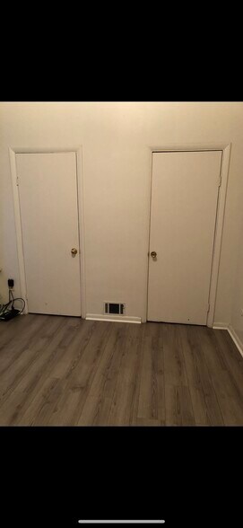 Building Photo - 204 Stratford Ave