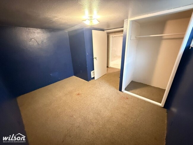 Building Photo - 2bd/1ba Duplex near Franklin Park !