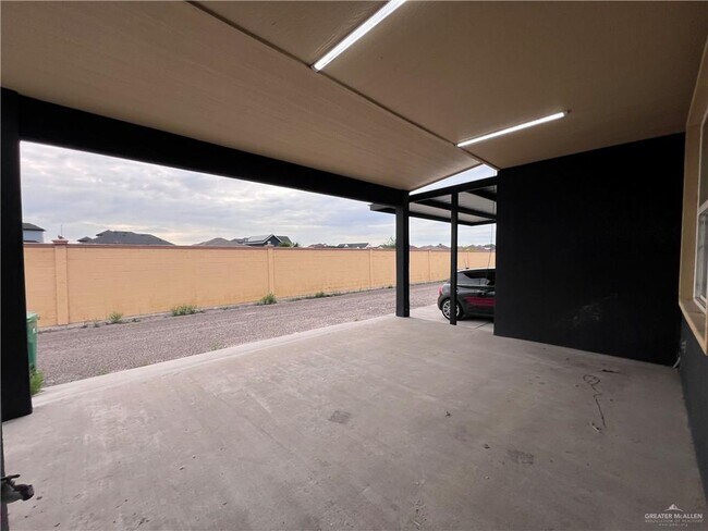 Building Photo - 36 N Crown Point