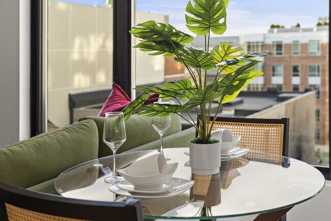 Building Photo - 35 W 2nd St