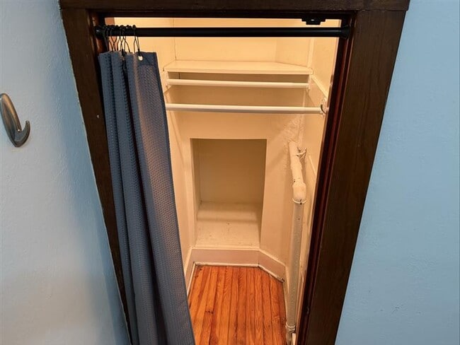 Building Photo - 371 S Franklin St