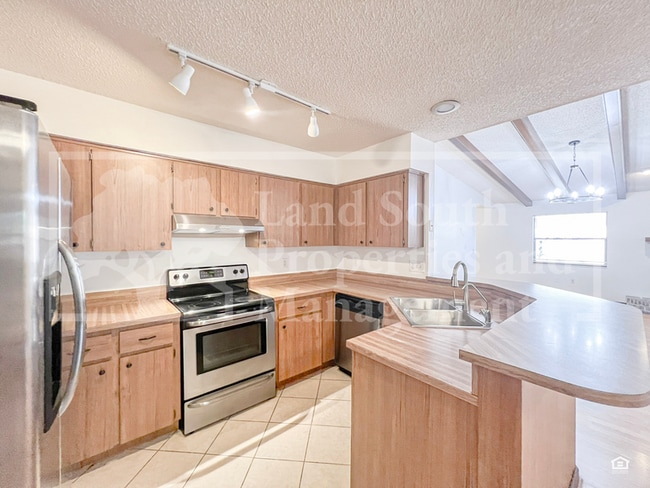 Building Photo - 735 Mikasuki Dr