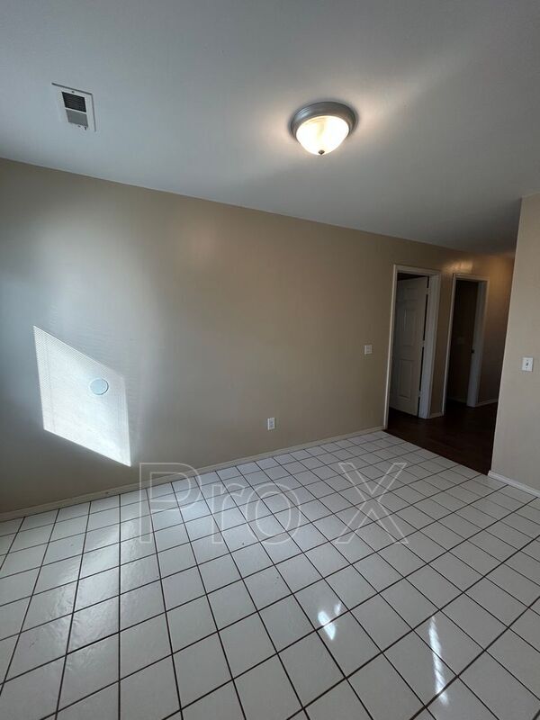 Building Photo - 1403 Camellia Dr