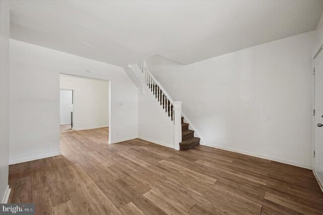 Primary Photo - 5427 Delancey St