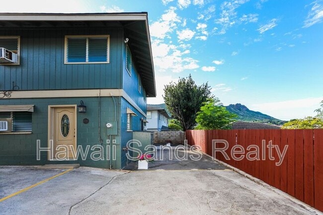 Building Photo - 3331 Hayden St