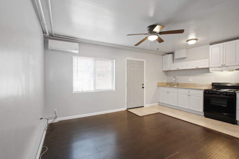 Building Photo - 5945 Gaviota Ave
