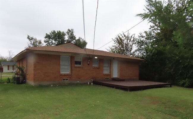 Building Photo - 1719 Andrew St