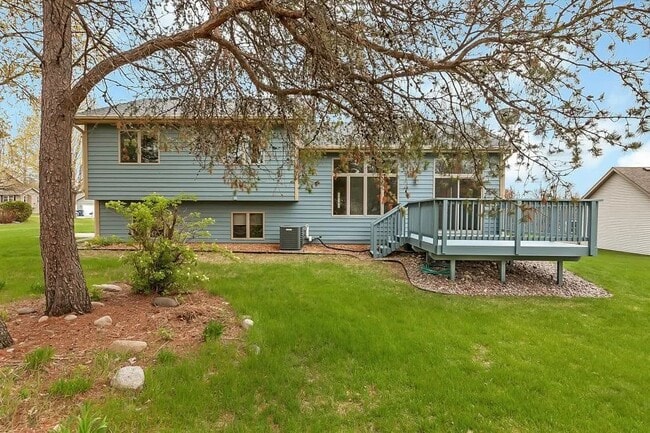 Building Photo - 813 8th St N