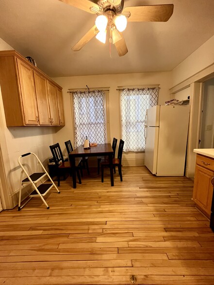 Dining room - 1049 Spaight St