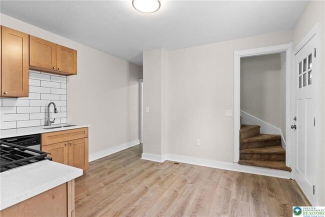 Building Photo - 821 Jackson St