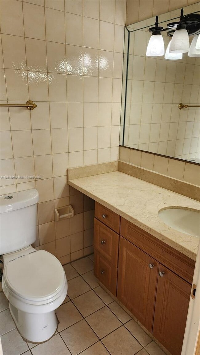 Building Photo - 5460 SW 133rd Ct