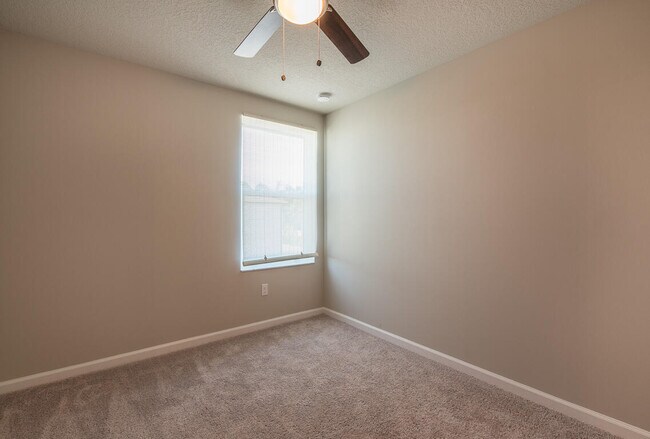 Building Photo - 3944 SE Caladium Ct