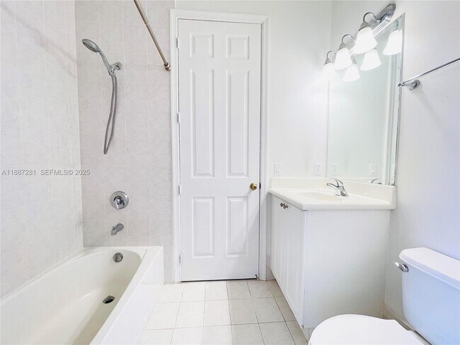 Building Photo - 7636 SW 193rd Ln