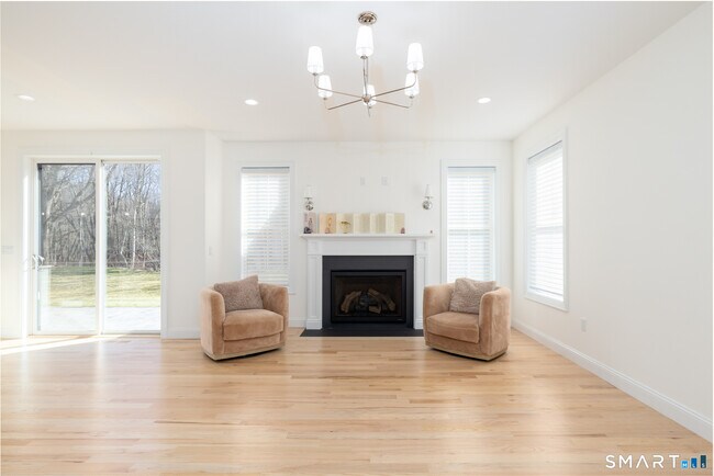 Building Photo - 112 Stallion Dr