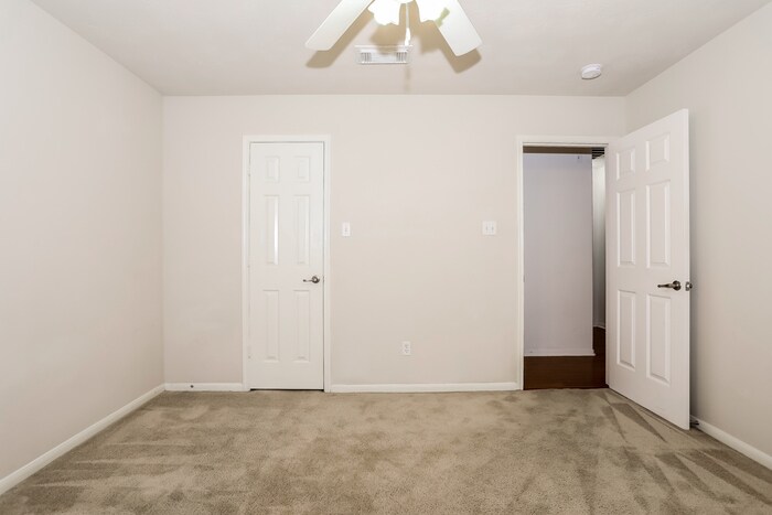 Building Photo - 28615 Hidden Cove Dr