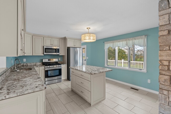 Building Photo - 127 Two Rod Hwy