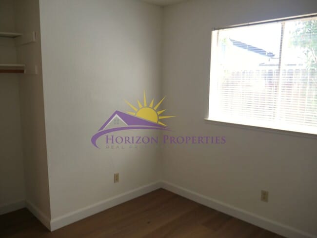 Building Photo - Open 4 Bed 2 Bath 1,407sqft Single Family Home