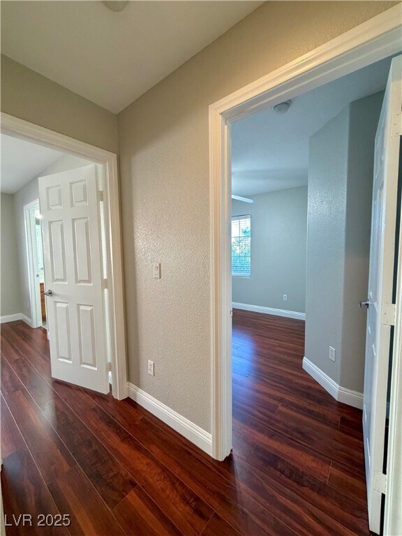 Building Photo - 2301 Summer Home St