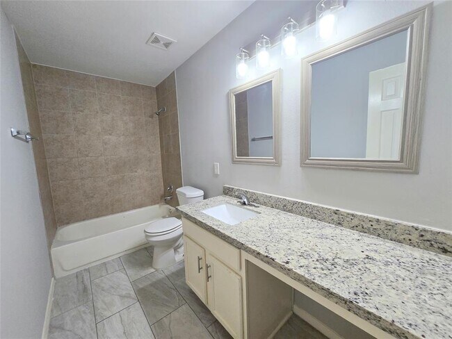 Building Photo - 1423 Stone Bluff Dr