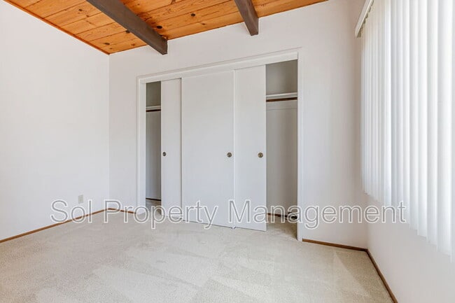 Building Photo - 3 Treanor St