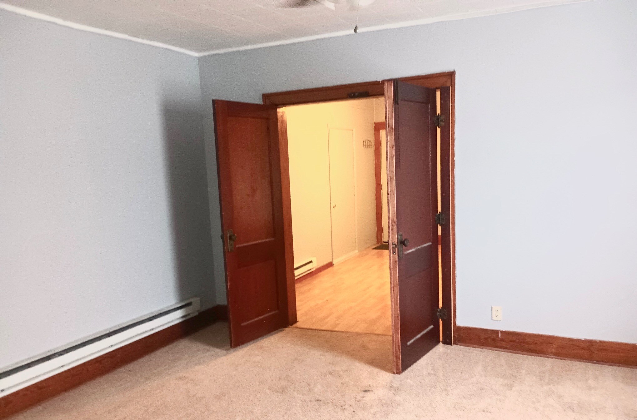 Building Photo - 227 S Main St