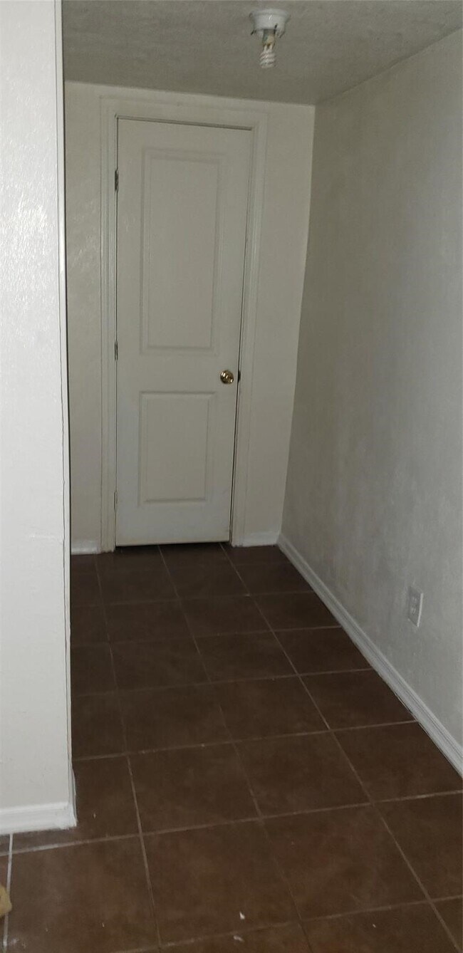 Building Photo - 302 71st St