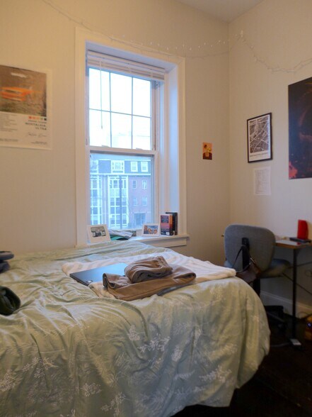 Building Photo - 17 Warwick St