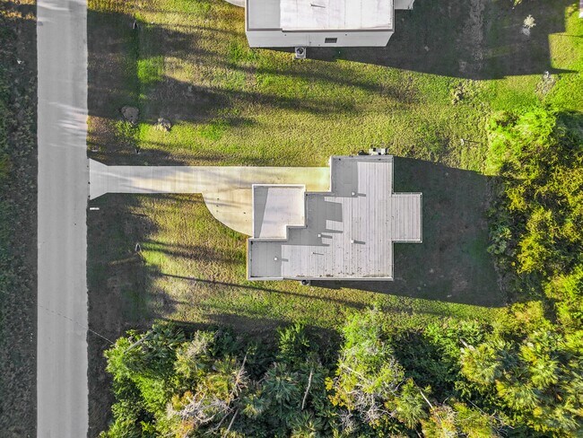 Building Photo - 622 Windermere Dr