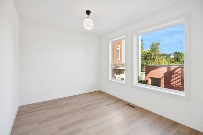 Building Photo - 2323 N Lister Ave