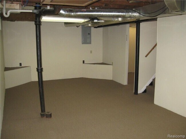 Building Photo - Remodeled Home