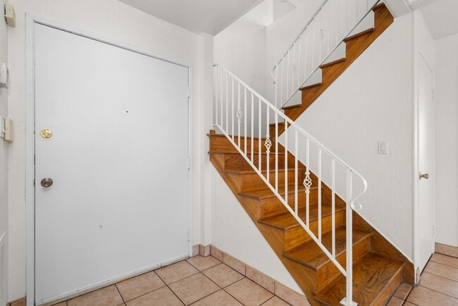 Building Photo - 533 Hibiscus Ct
