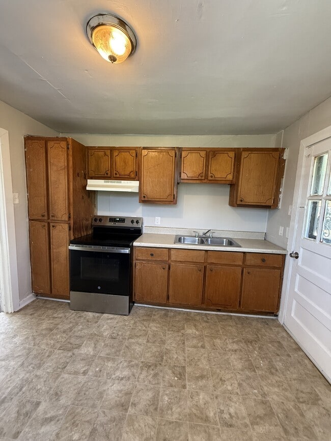 Building Photo - 1808 Jefferson Ave SW