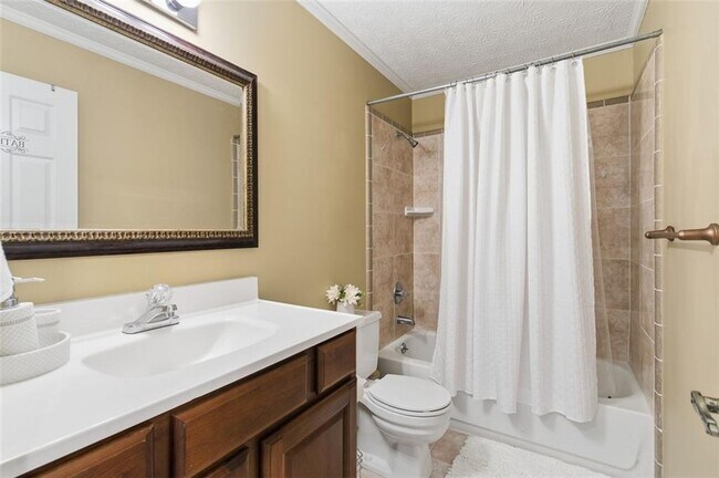 Building Photo - 1512 Stoneleigh Way