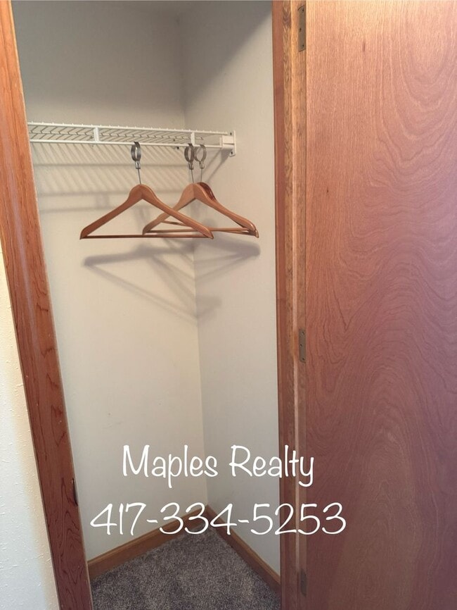 Building Photo - One bedroom FURNSIHED condo at Pointe Royale