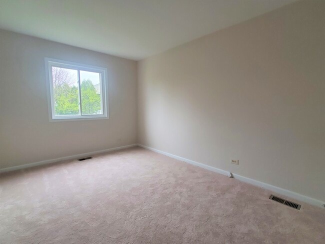 Building Photo - 811 Cambridge Pl