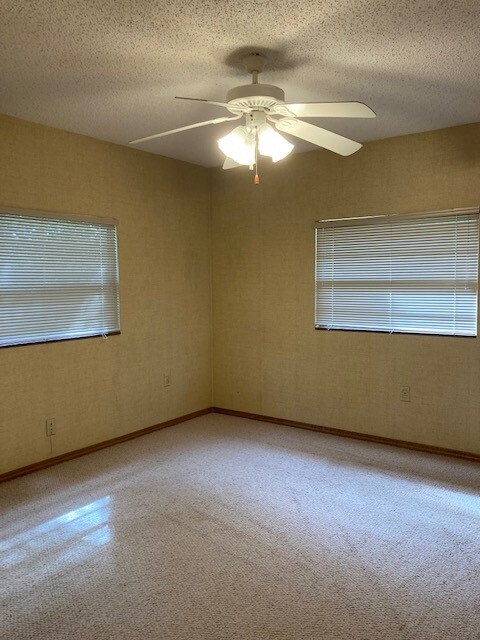 Building Photo - 744 Vassar Rd