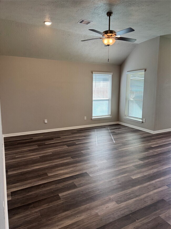 Building Photo - 1107 Tomball Downs Dr