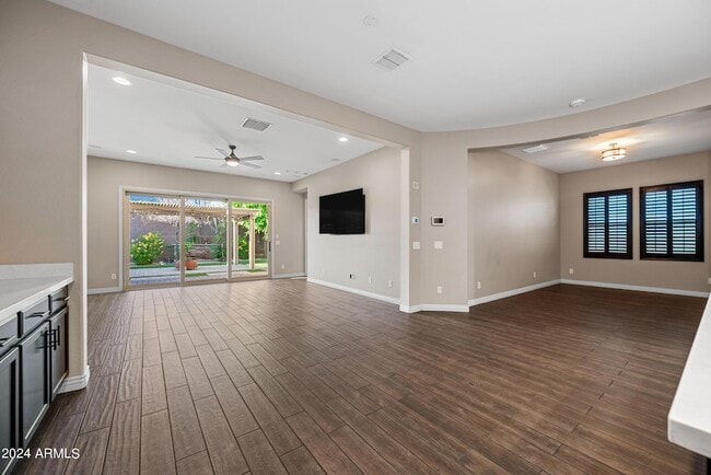 Building Photo - 3258 E Tina Dr