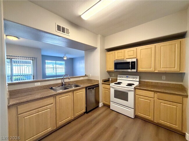 Building Photo - 8000 W Badura Ave