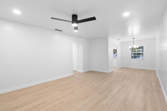 Building Photo - 800 Tropic Blvd