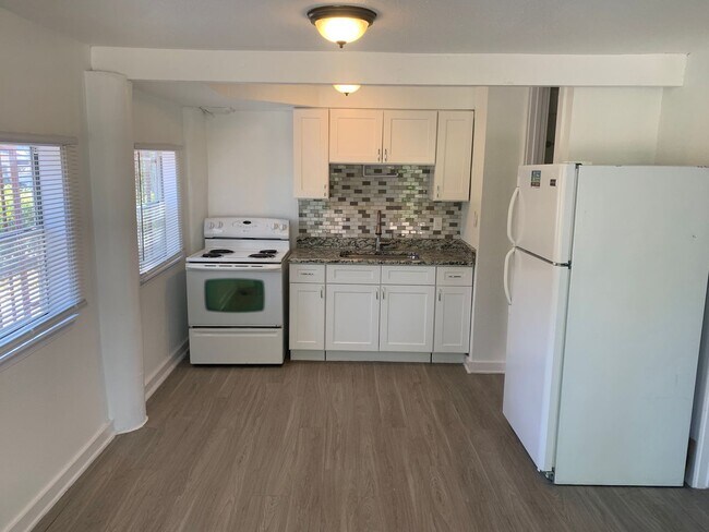 Building Photo - 5403 San Benito Dr