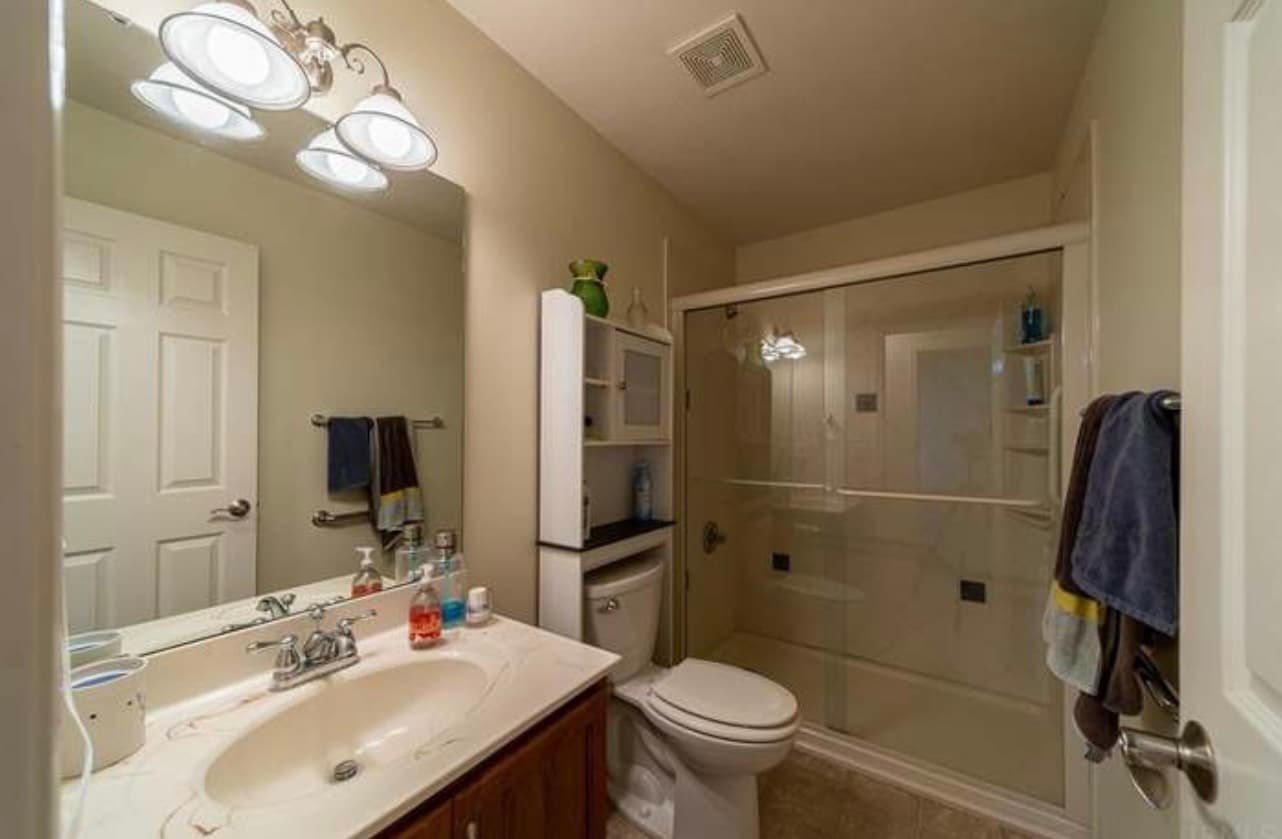 Second Full Bathroom! - 3524 Durham Ln