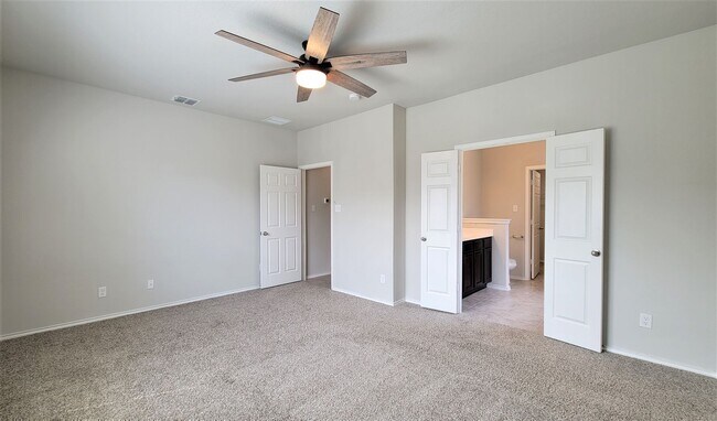 Building Photo - Beautiful two story home in Highland Farms!