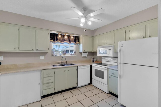 Building Photo - 3847 35th Way S
