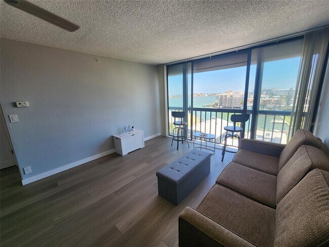 Building Photo - 255 Dolphin Point