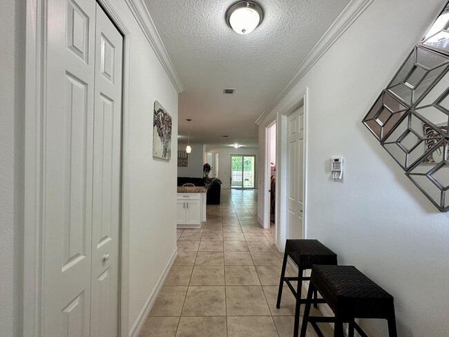 Building Photo - 6112 NW Cullen Way
