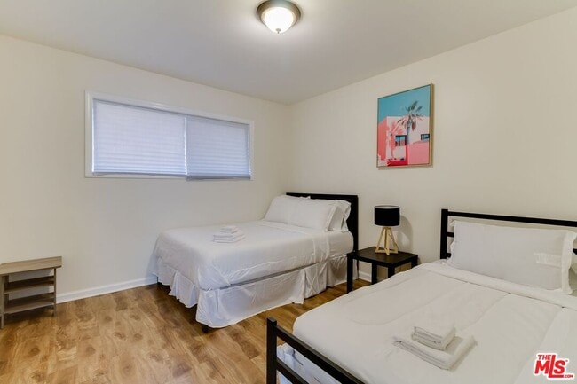 Building Photo - 11257 Collett Ave