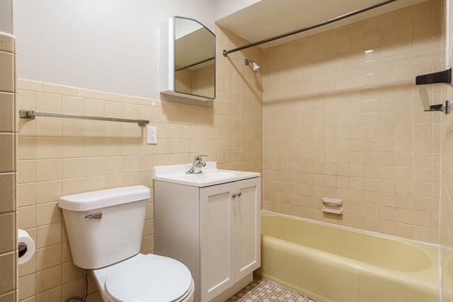 Building Photo - 3220 Darwood Dr