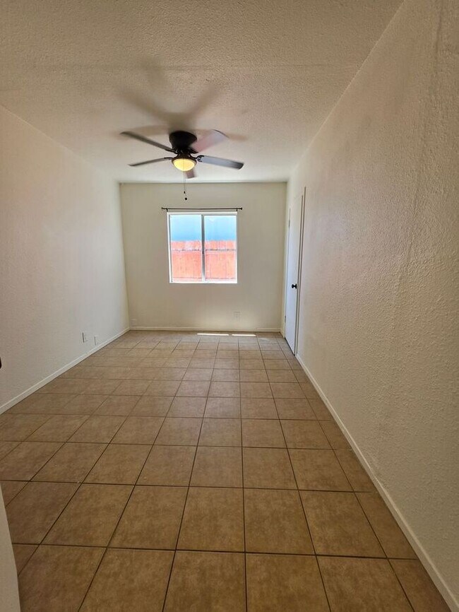 Building Photo - Charming duplex in Pacific Beach with private yard!
