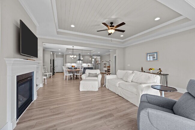 Building Photo - "Coastal Comfort Awaits: Spacious 3-Bed, 3-Bath Home in Holly Ridge!"